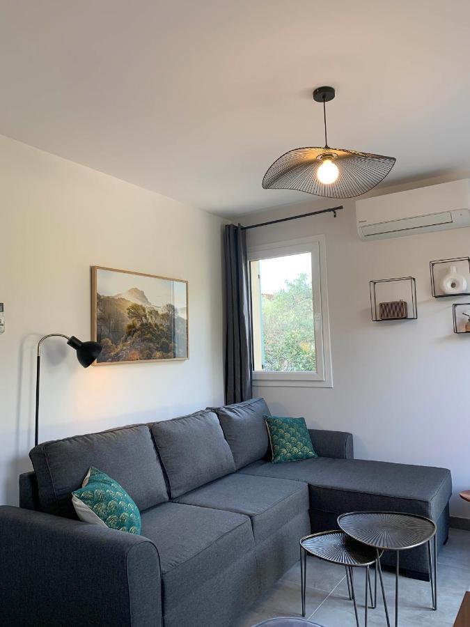 Le Cabanon De Livia Avec Piscine Privee Villa Cucuron Exteriör bild