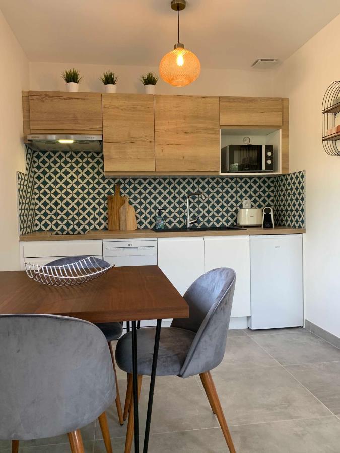 Le Cabanon De Livia Avec Piscine Privee Villa Cucuron Exteriör bild