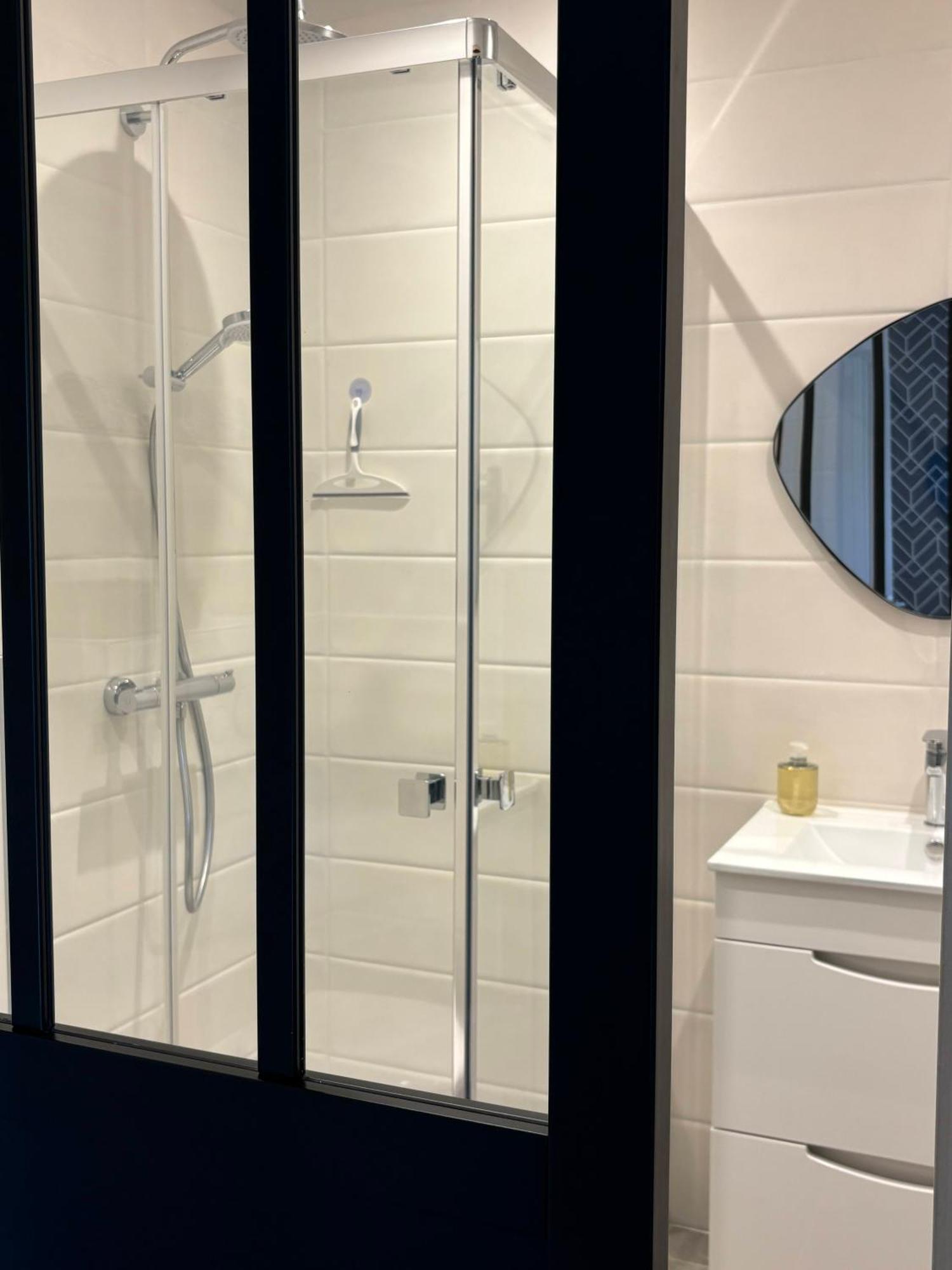 Le Cabanon De Livia Avec Piscine Privee Villa Cucuron Exteriör bild